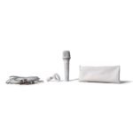 CARRY ON DYNAMIC MICROPHONE WHITE 02