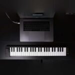 CARRY ON FOLDING MIDI CONTROLLER 49 10